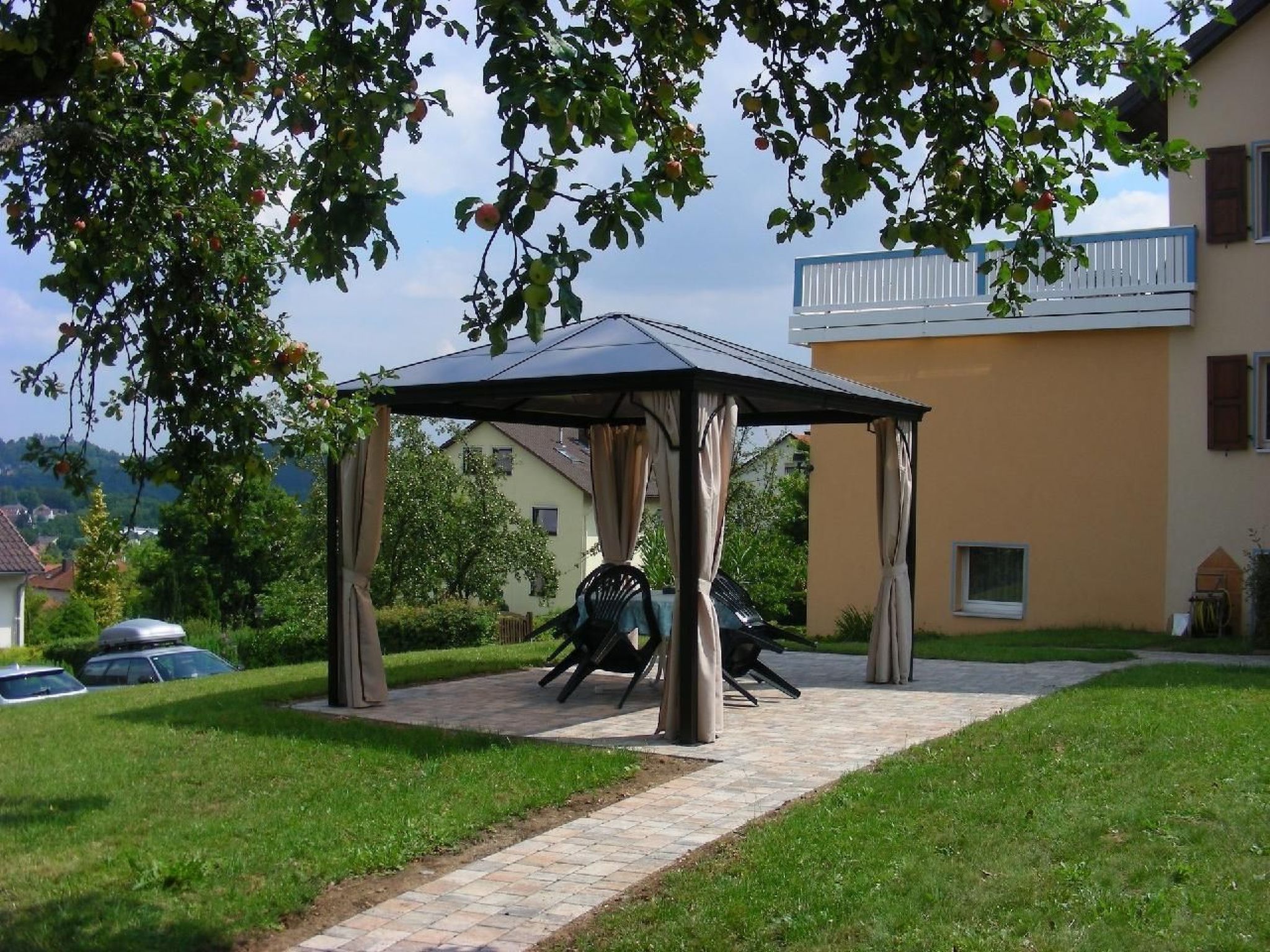 Nette Wohnung in Garitz mit Garten und Terrasse-Binnen