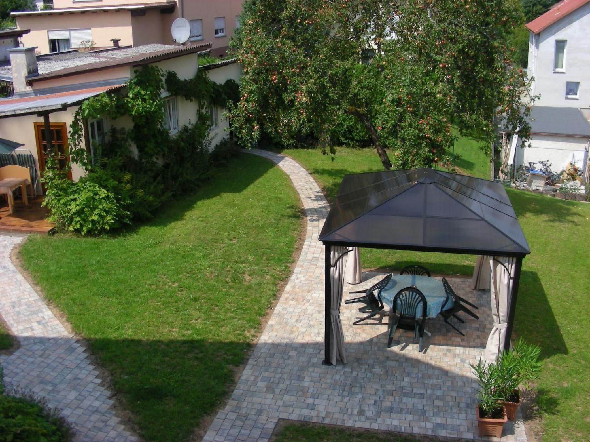 Nette Wohnung in Garitz mit Garten und Terrasse-Binnen