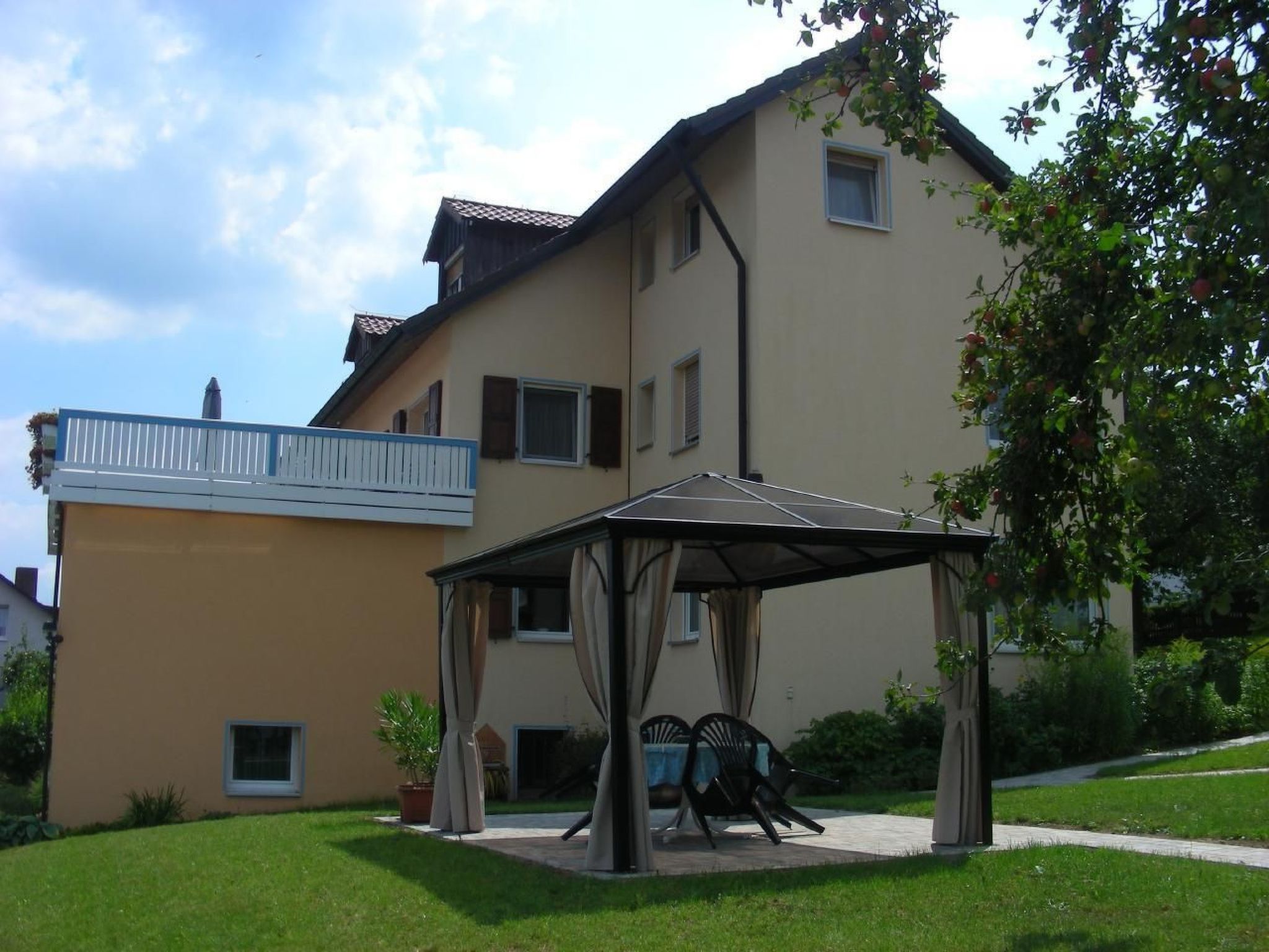 Nette Wohnung in Garitz mit Garten und Terrasse-Binnen