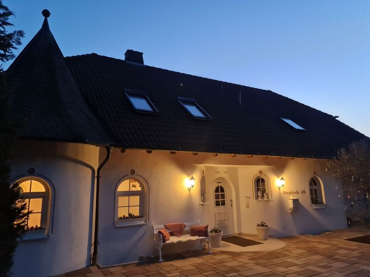 Dreibettzimmer Mit Lounge-terrasse Und Garten - Bad Kissingen