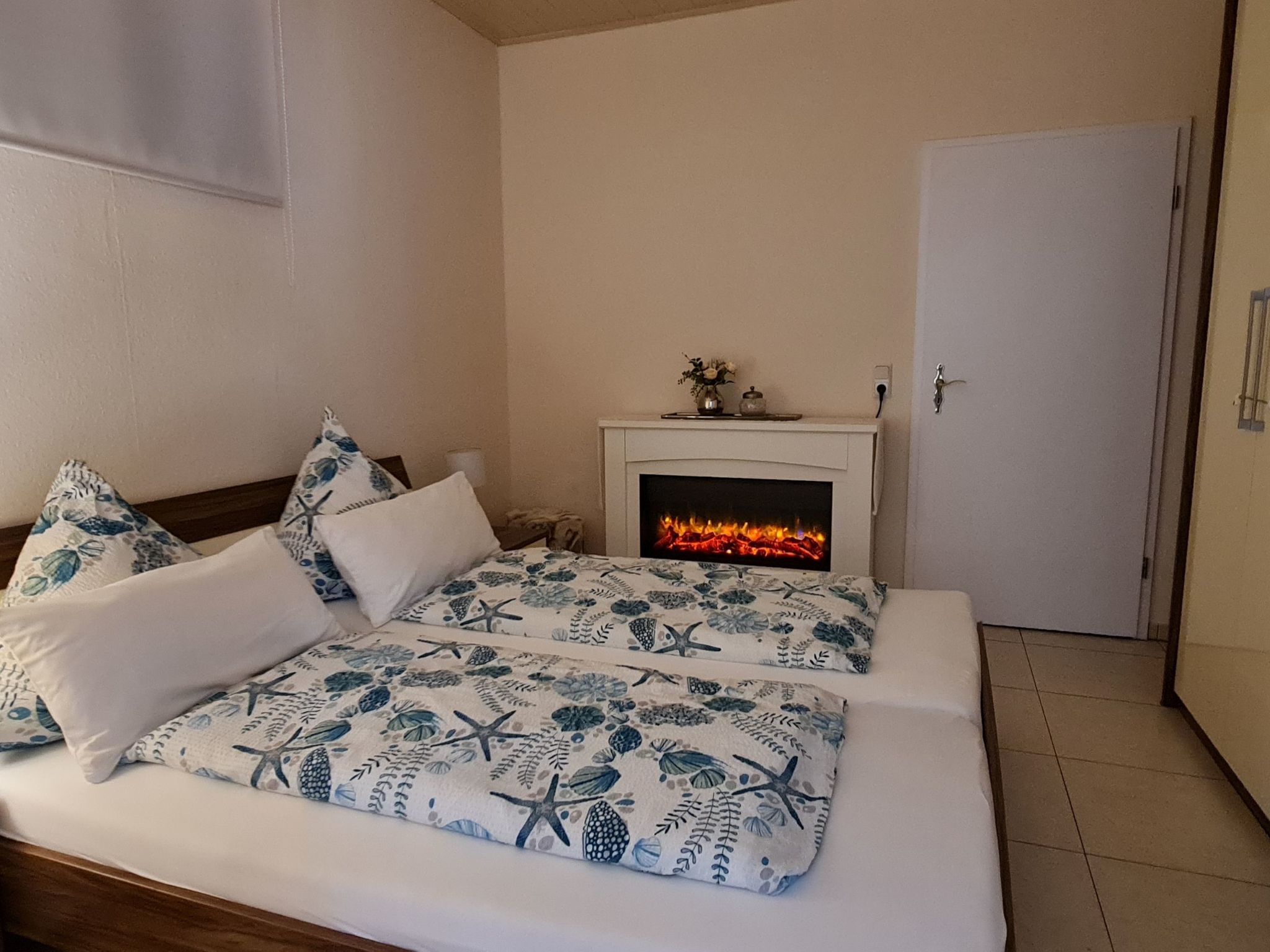 Dreibettzimmer mit Lounge-Terrasse und Garten - Inside