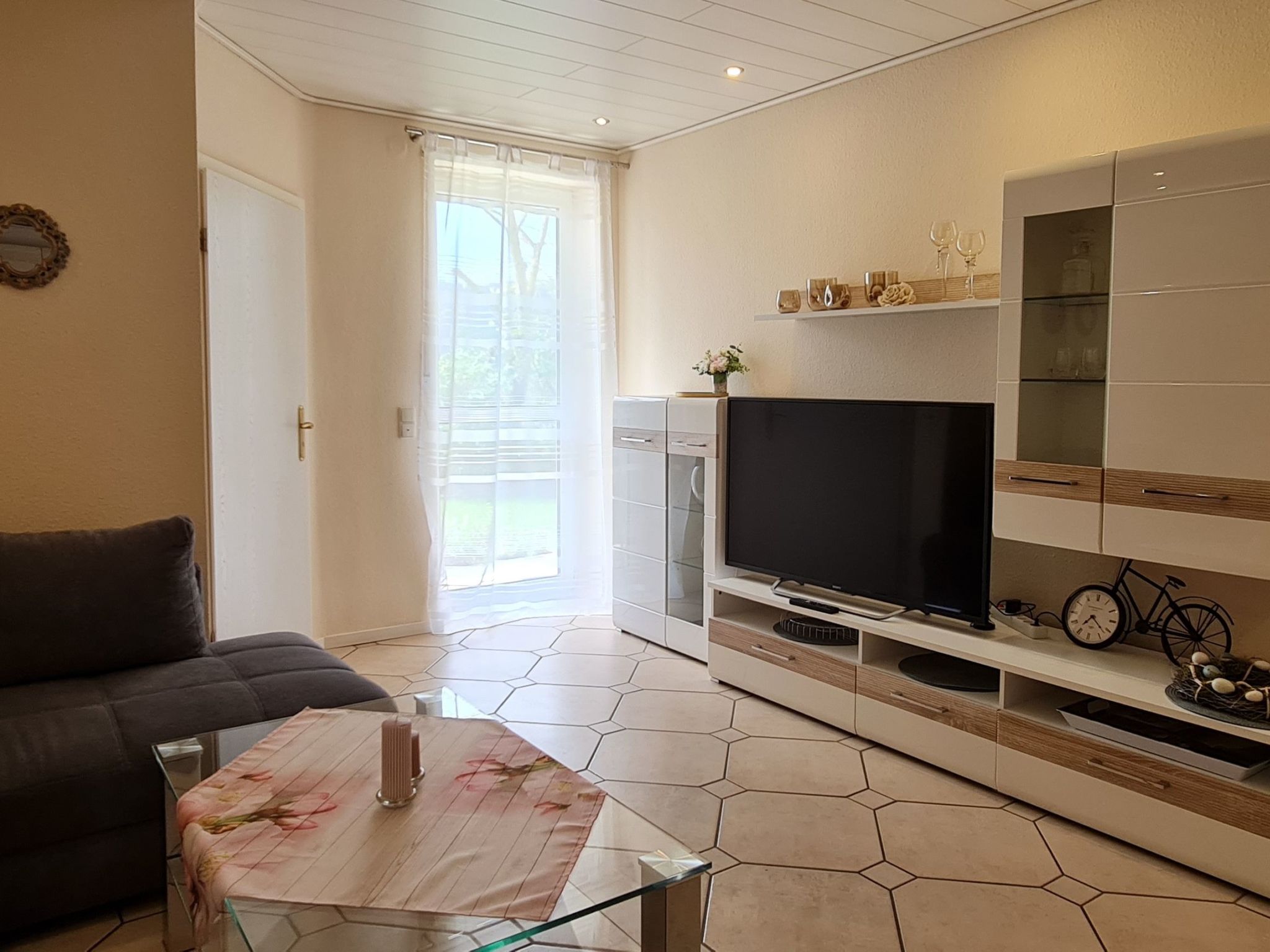 Dreibettzimmer mit Lounge-Terrasse und Garten - Inside