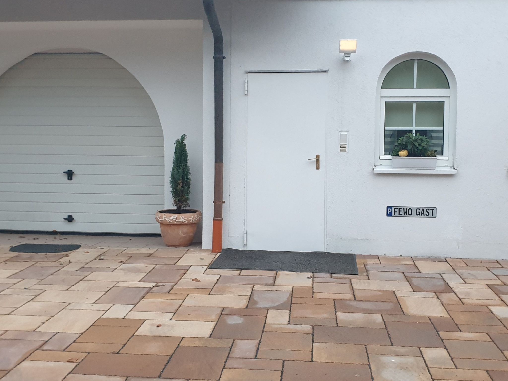 Maisonette-Wohnung mit überdachter Lounge-Terrasse