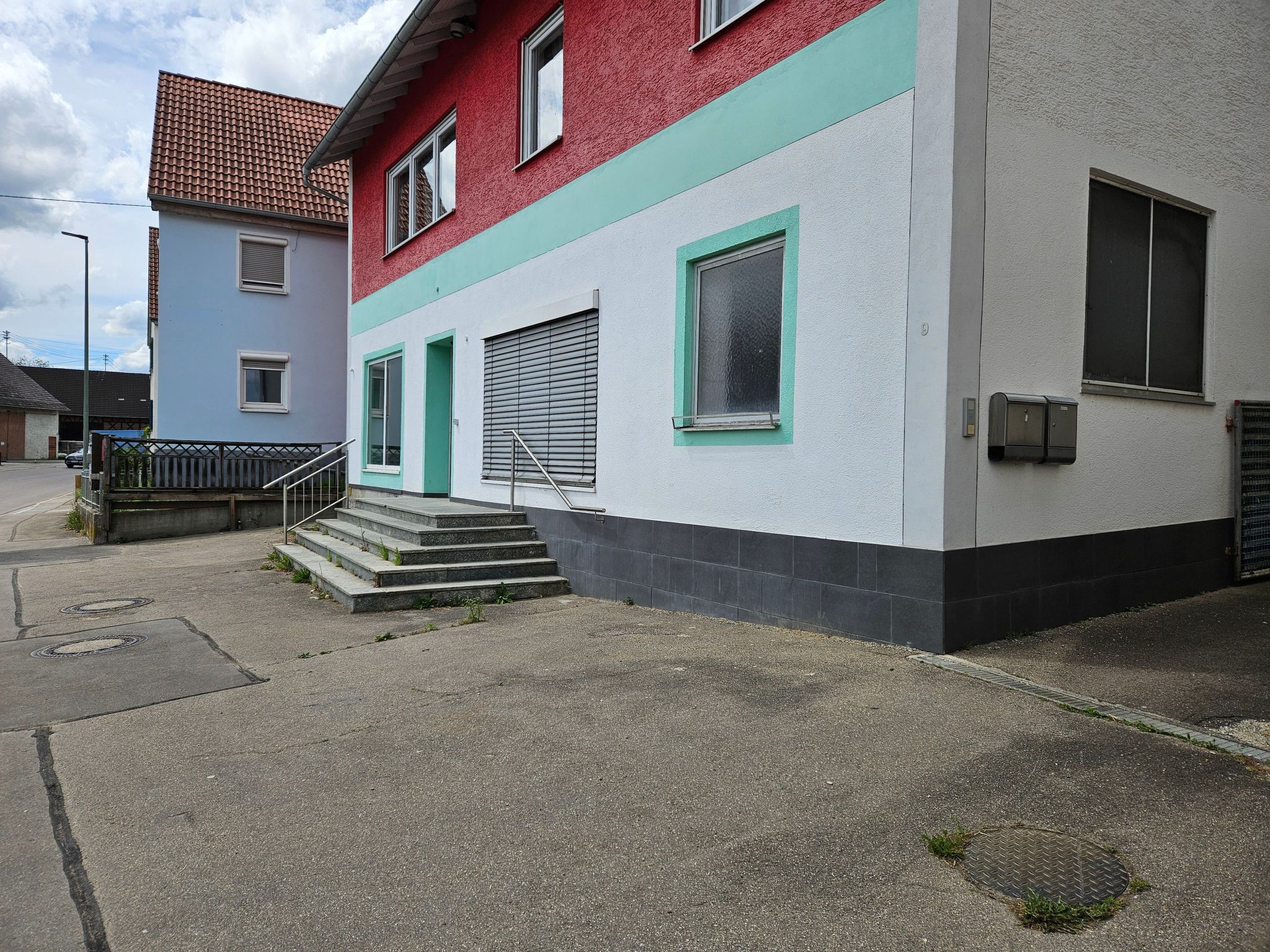 Discover the idyllic town of Ichenhausen in Swabia and enjoy an unforgettable stay in our charming holiday flat, which boasts a central location close to the Ulm Trade Fair, Ulm Minster and Ulm Centra..