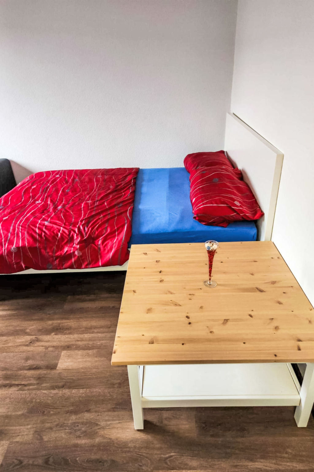 Einfache 1-Zimmer Wohnung — Living Room (5 of 7)