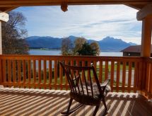 Landgut mit Blick auf das Wasser