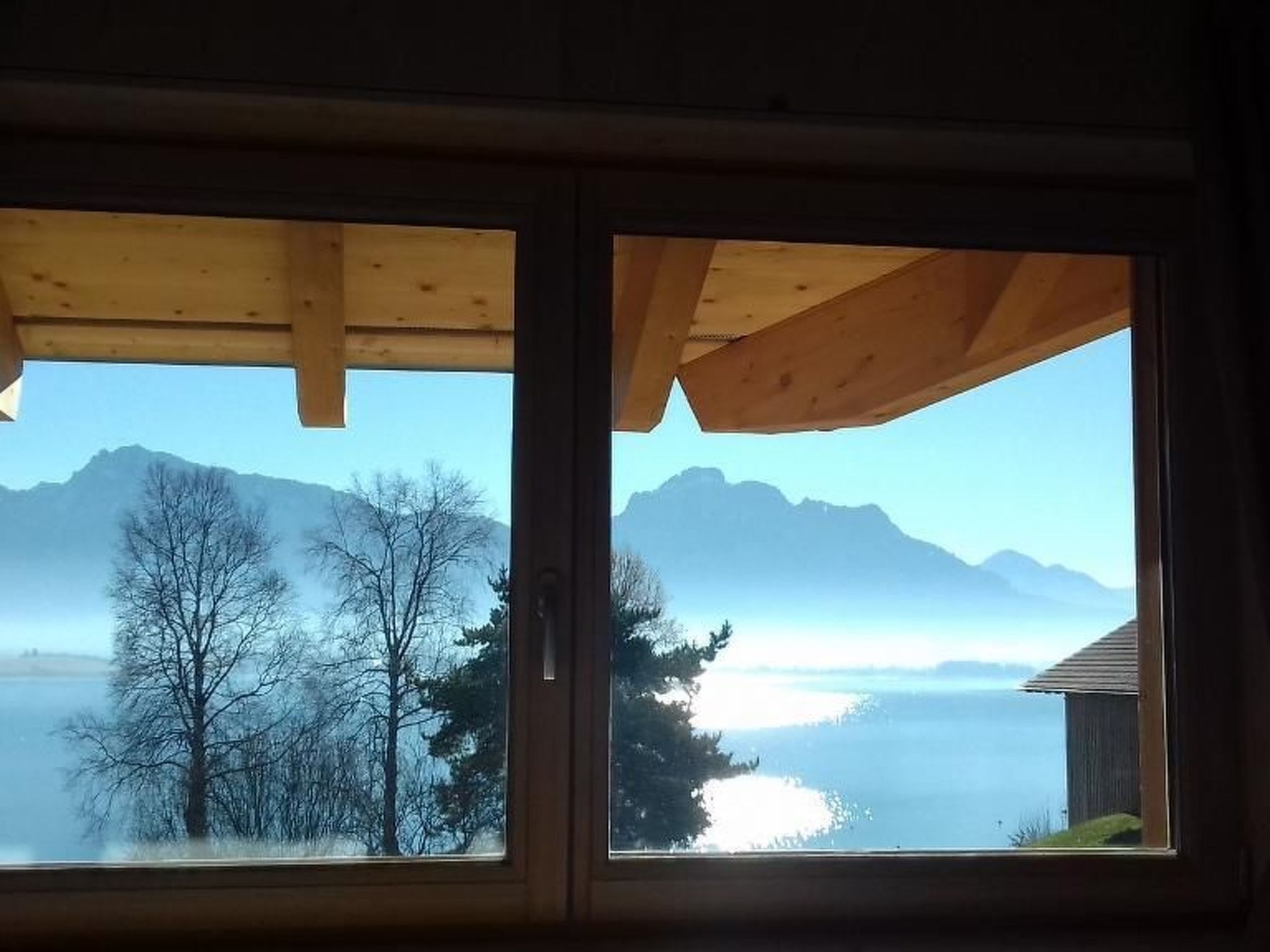 Landgut mit Blick auf das Wasser-Binnen