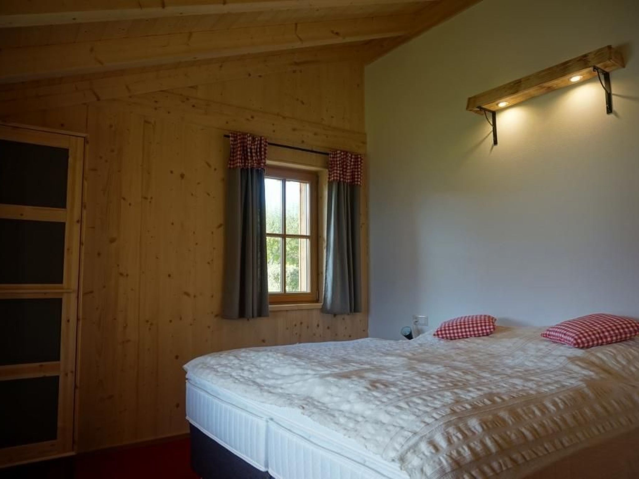 Landgut mit Blick auf das Wasser-Binnen