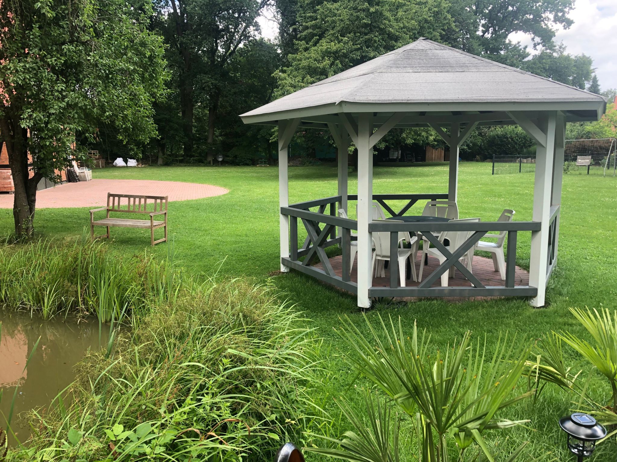 Wunderschöne Wohnung in Gienau mit Großer Terrasse - Draußen