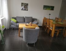 Wohnung mit Terrasse, Grill und Garten