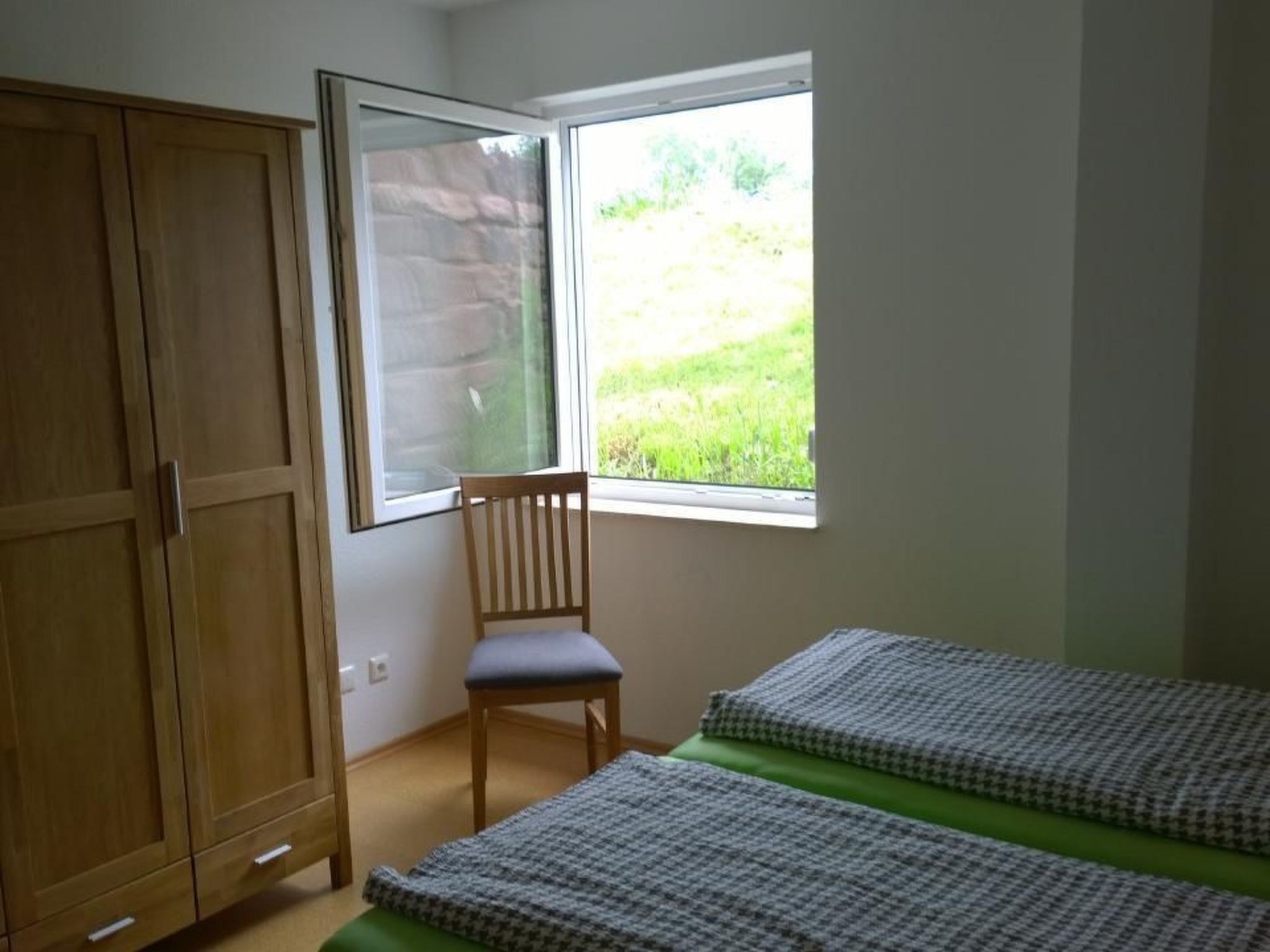 Wohnung mit Terrasse, Grill und Garten-Image-tags.info