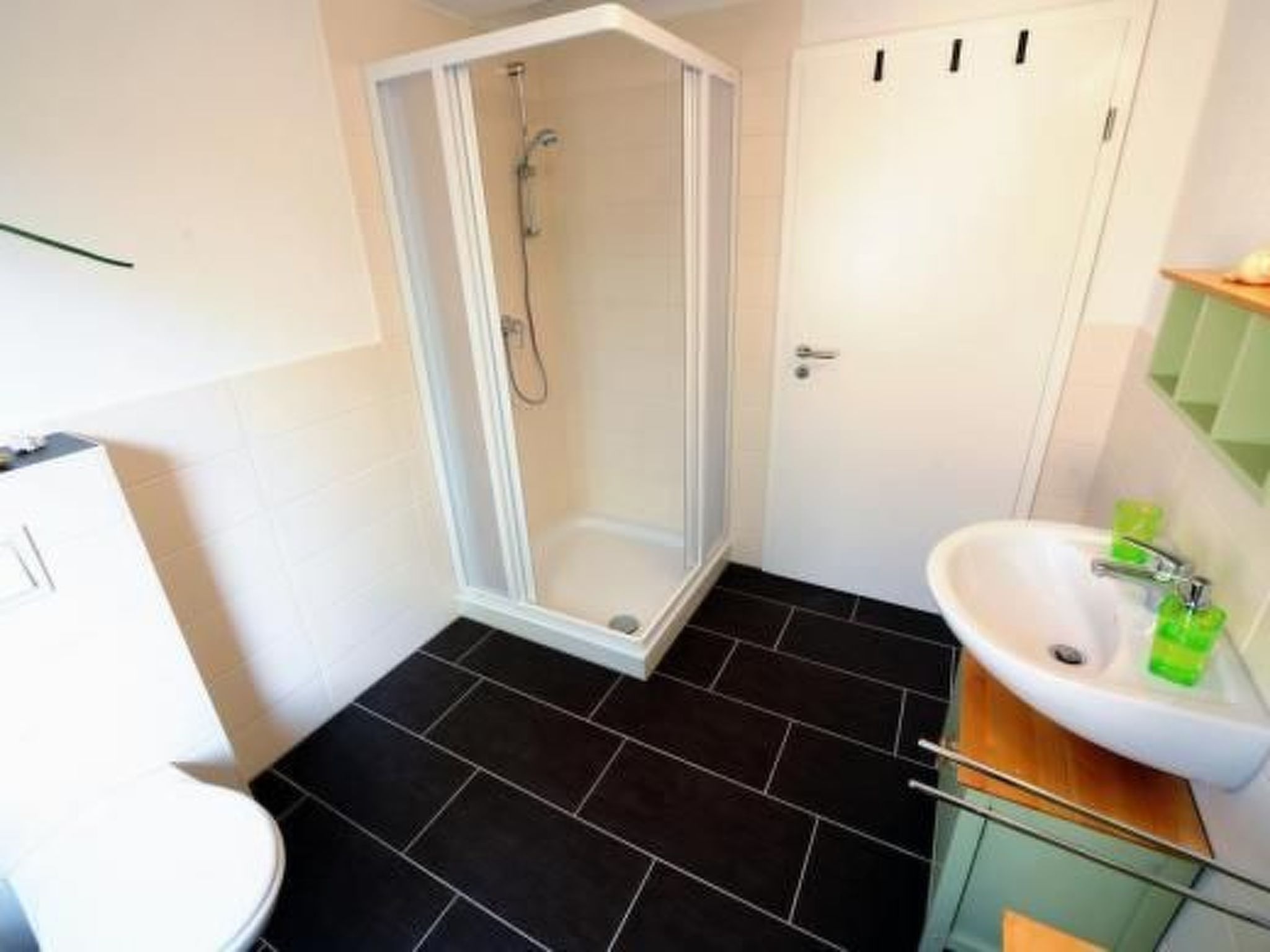 Charmante Ferienwohnung in Neukloster mit Terrasse-Binnen