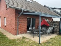 Rustiek vakantiehuis in Alt Jassewitz, 500m van de Oostzee met terras - thumbnail 1