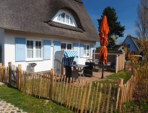 in Hohenkirchen mit Garten