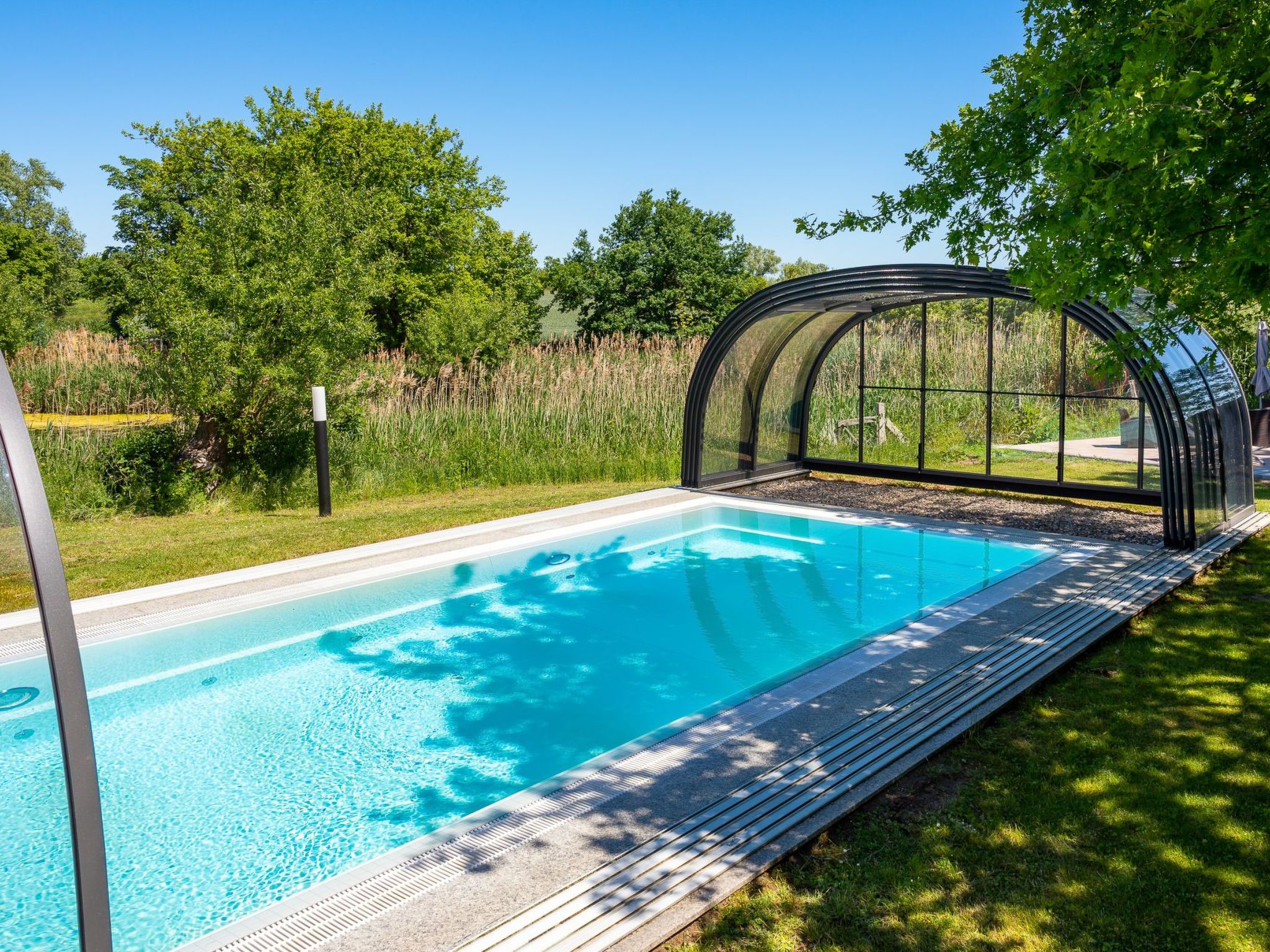 Mit Garten und Whirlpool-Image-tags.info