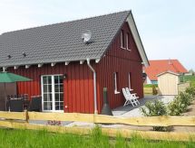 Schwedenhaus Zierow mit Terrasse und Grill
