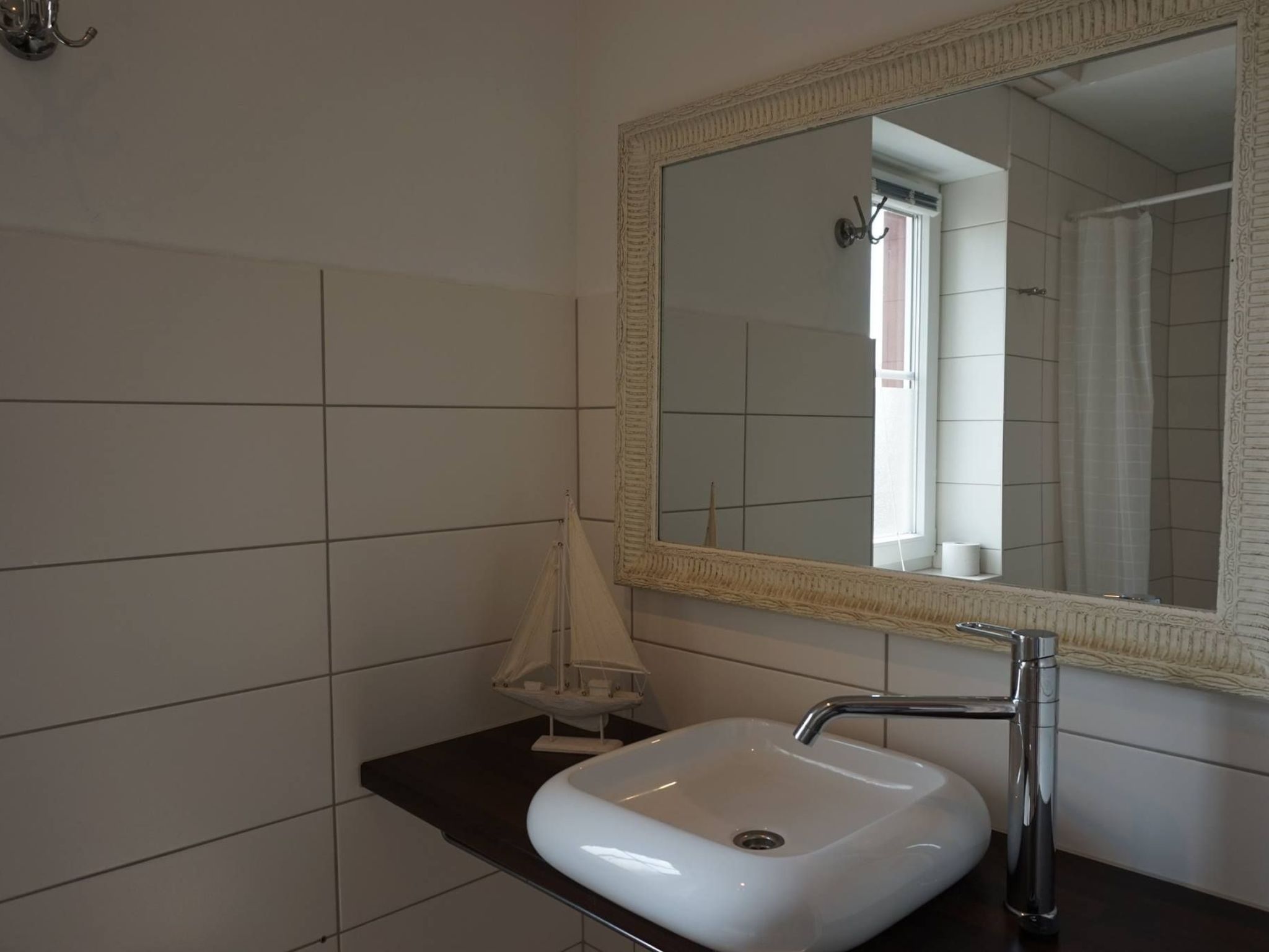 Gemütliches Schwedenhäuschen in guter Lage-Binnen