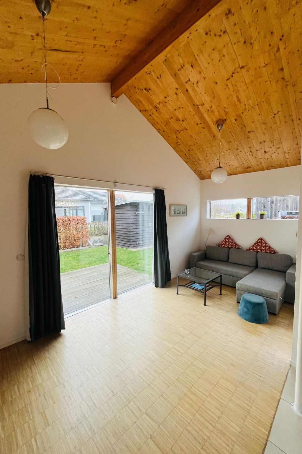 Strandnahes Ferienhaus mit Terrasse und Stellplatz-Binnen