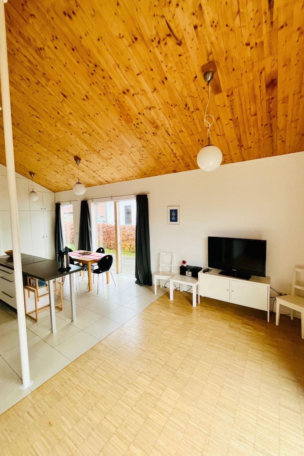 Strandnahes Ferienhaus mit Terrasse und Stellplatz-Binnen