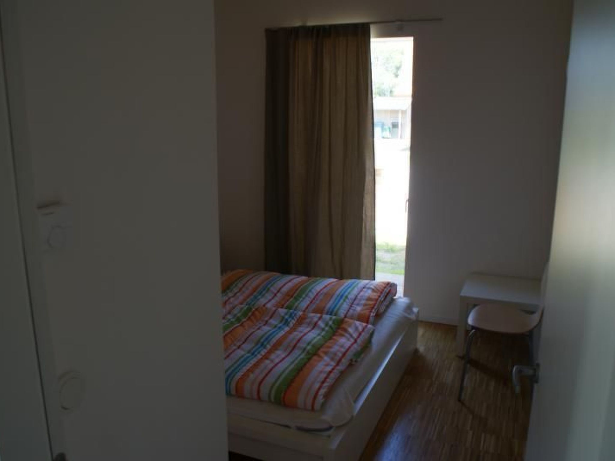 Strandnahes Ferienhaus mit Terrasse und Stellplatz-Binnen