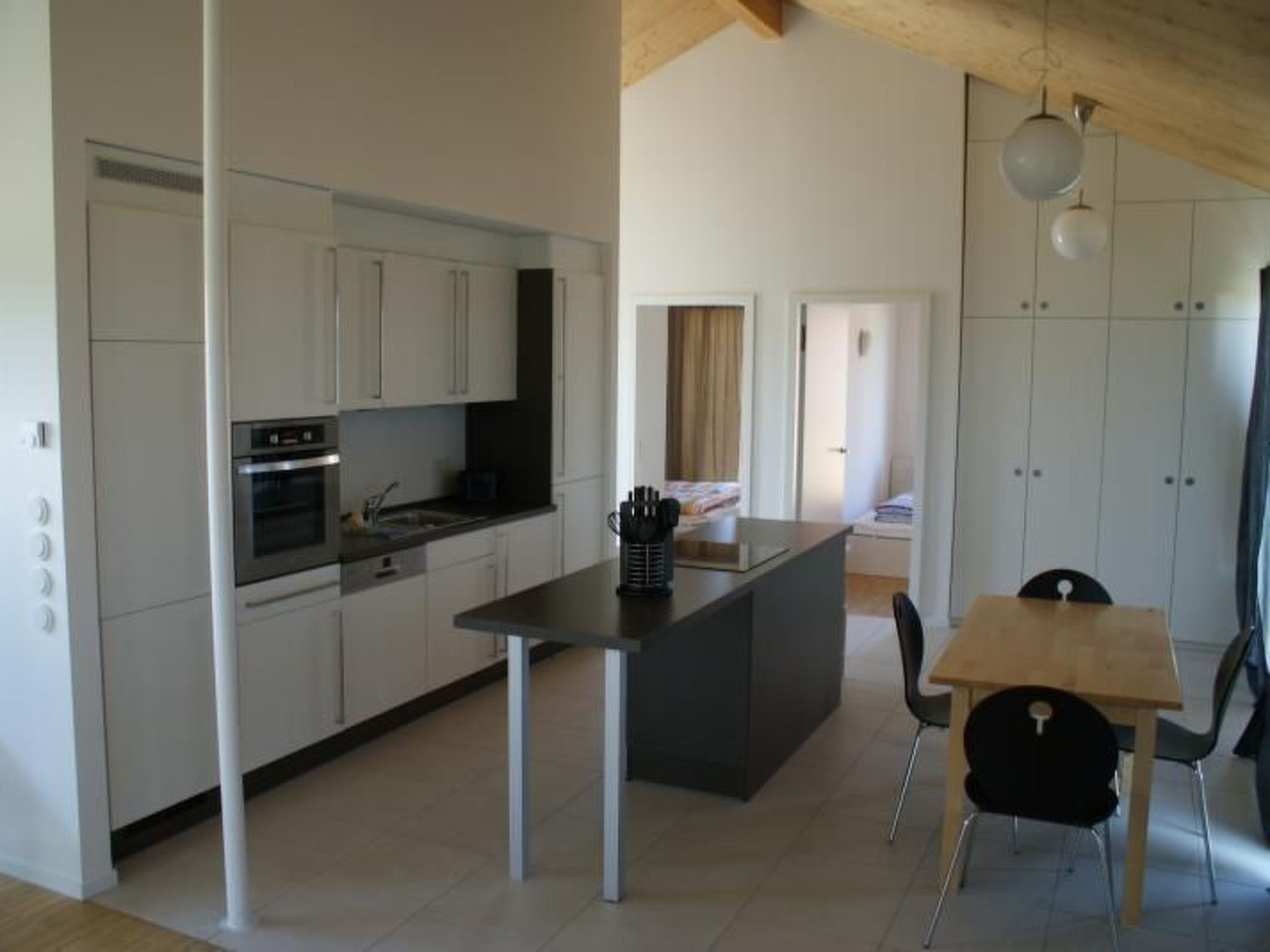 Strandnahes Ferienhaus mit Terrasse und Stellplatz-Binnen