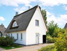 Vrijstaand rieten huis Möwe nabij Oostzee in Alt Jassewitz - thumbnail 1