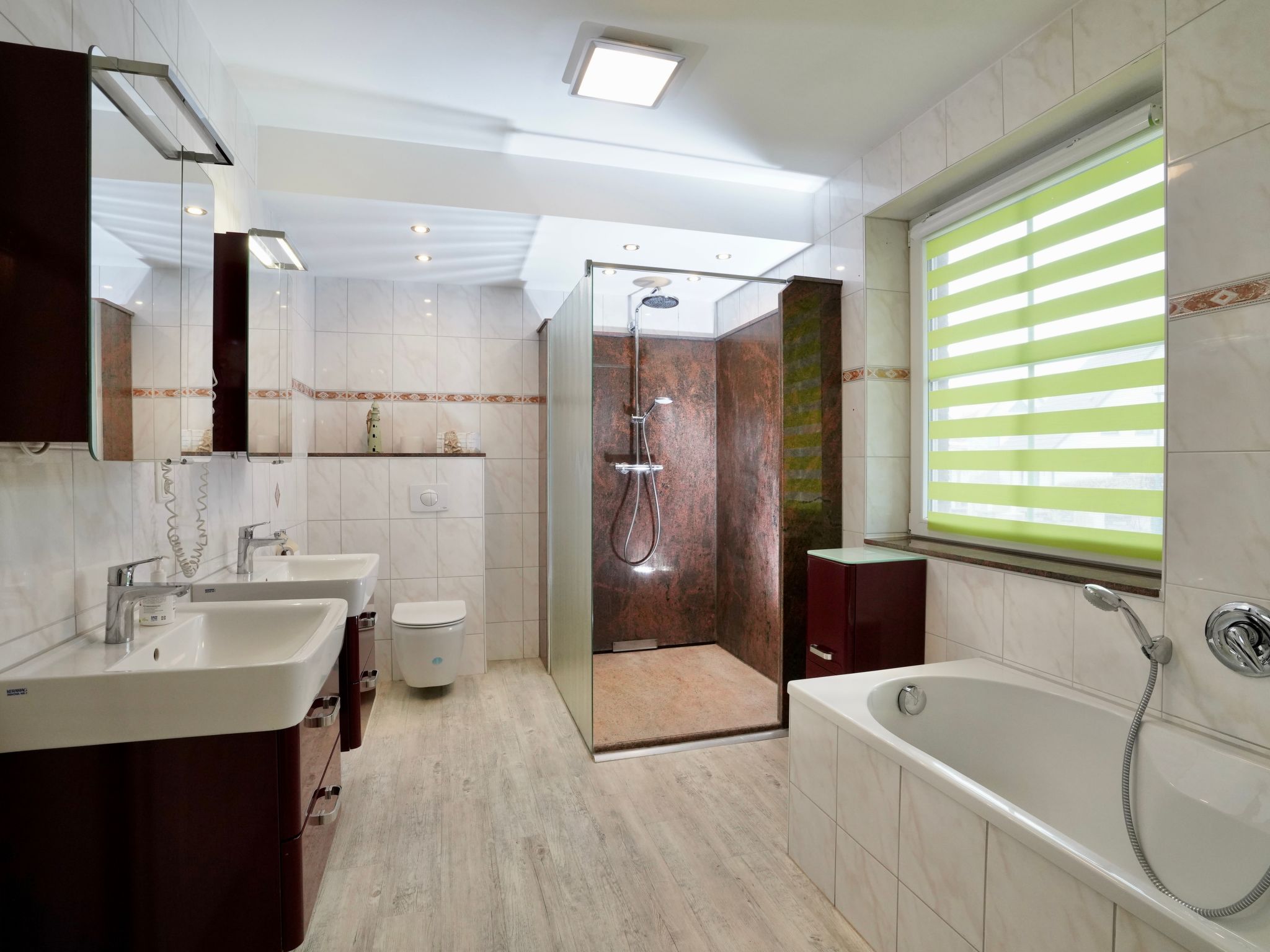 Geräumige Ferienvilla Jenny am Strand mit Pool-Image-tags.info