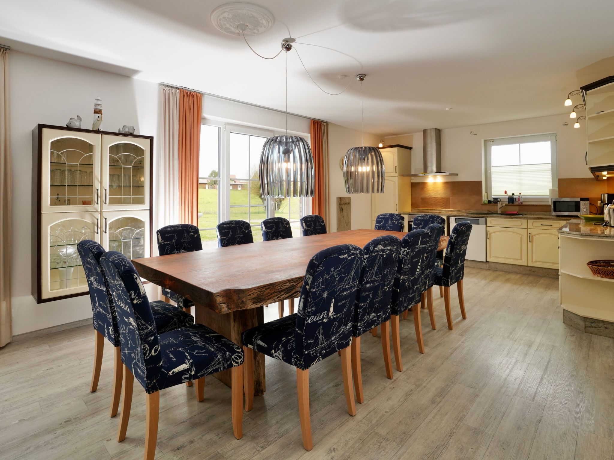 Geräumige Ferienvilla Jenny am Strand mit Pool-Image-tags.info