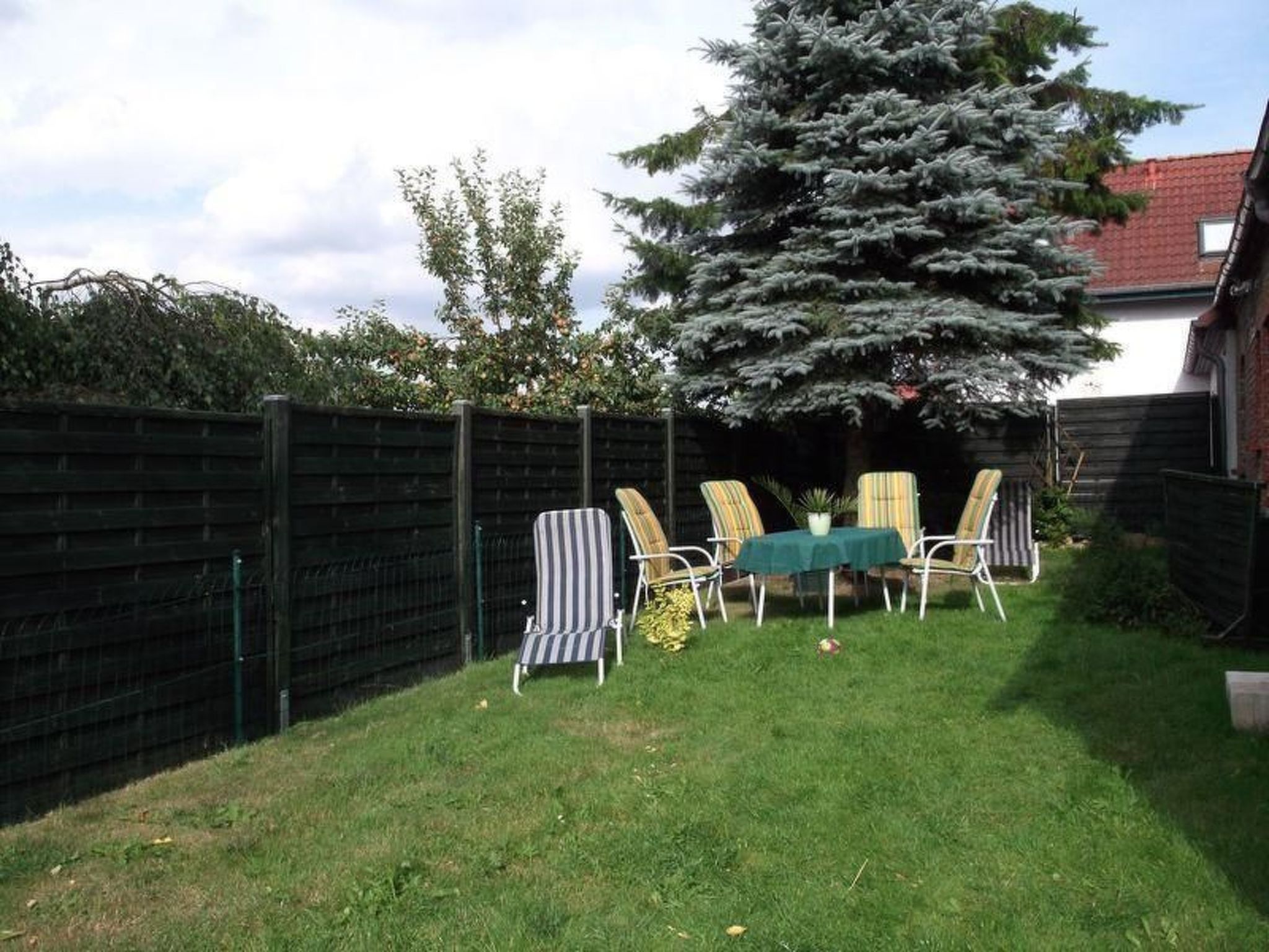 Gemütliches Ferienhaus mit Terrasse und Grill-Image-tags.info