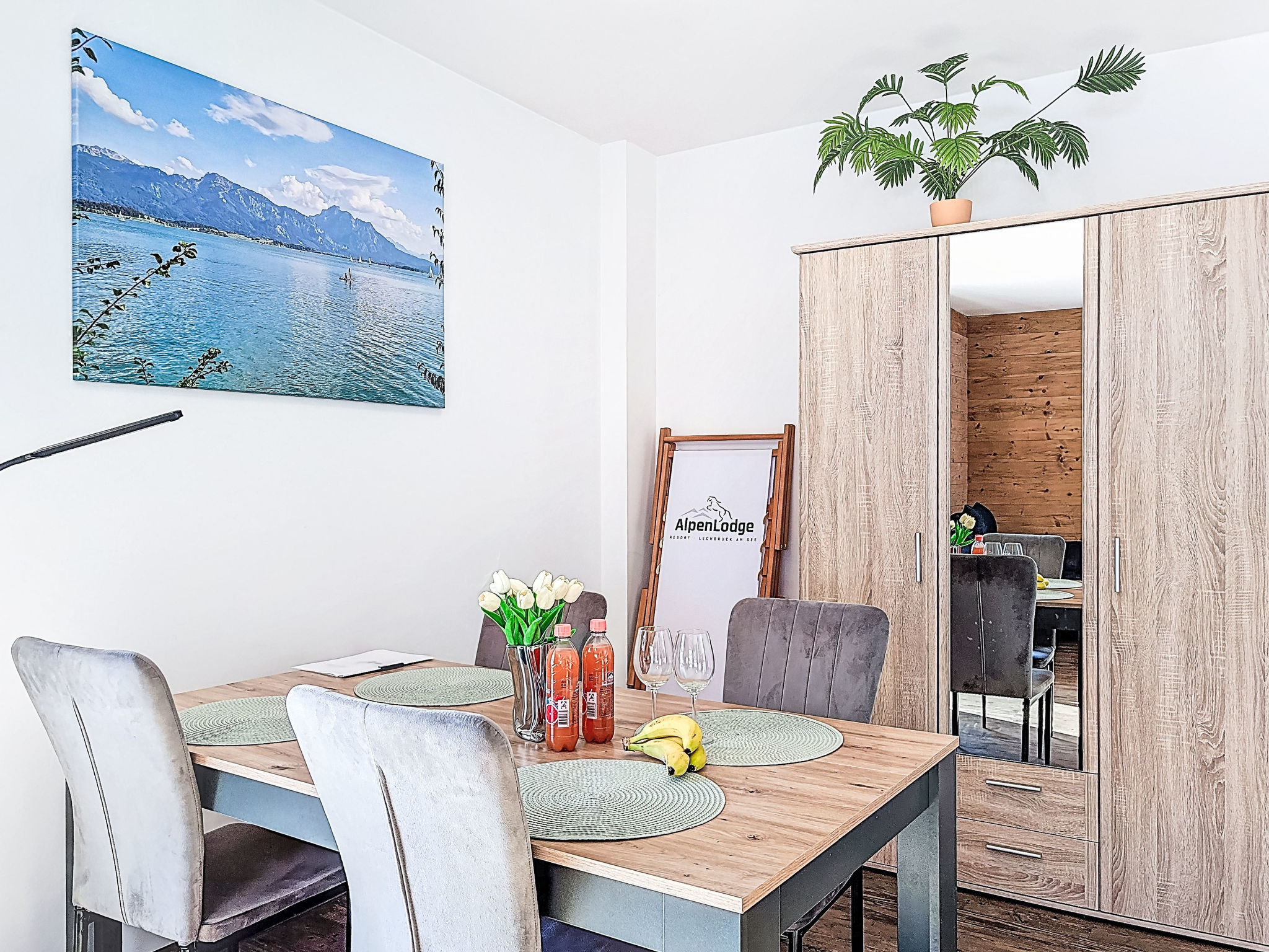 Kitchen / Dining Room