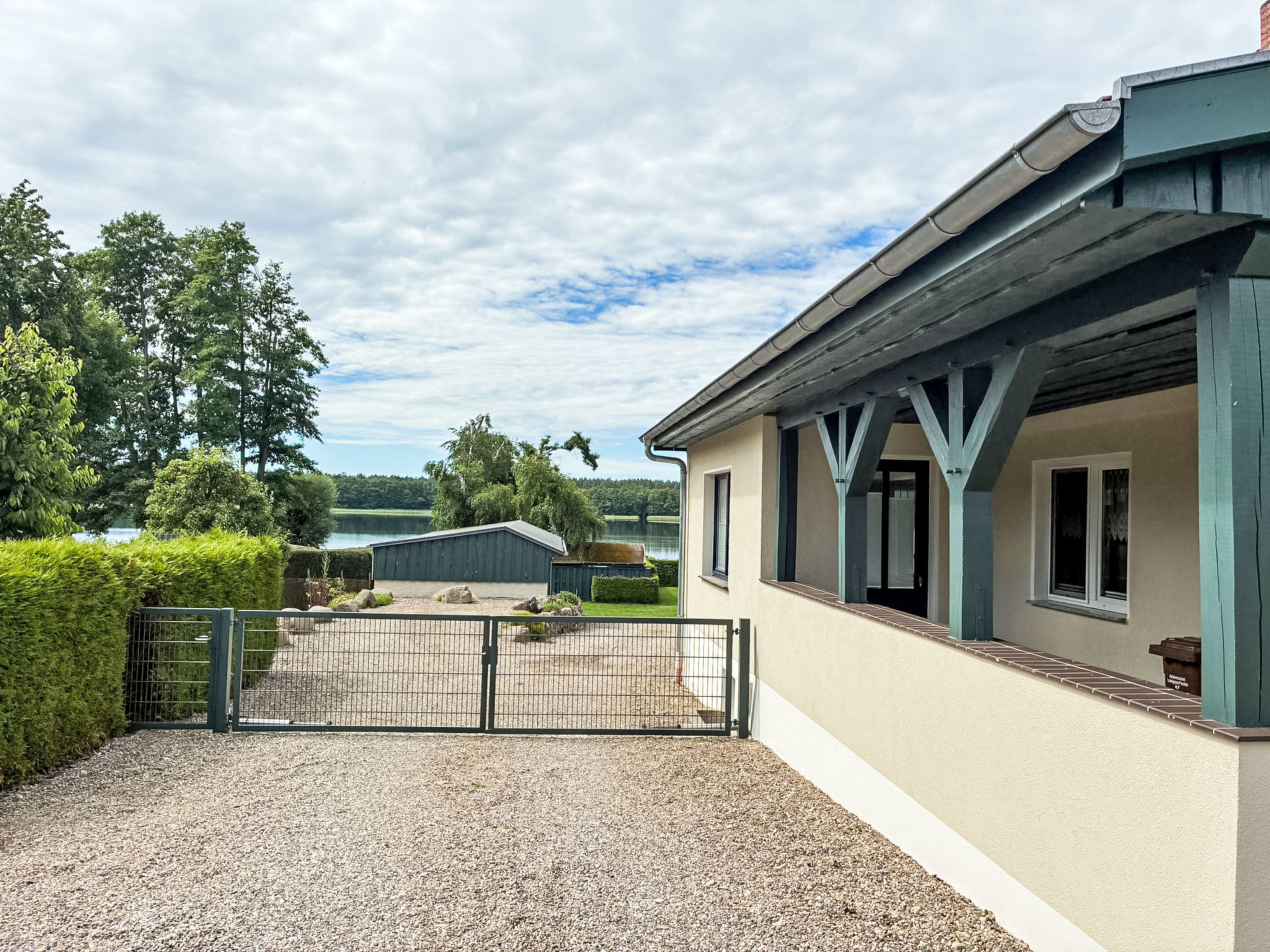 Charmantes kleines Häuschen am Blauen See - Buiten