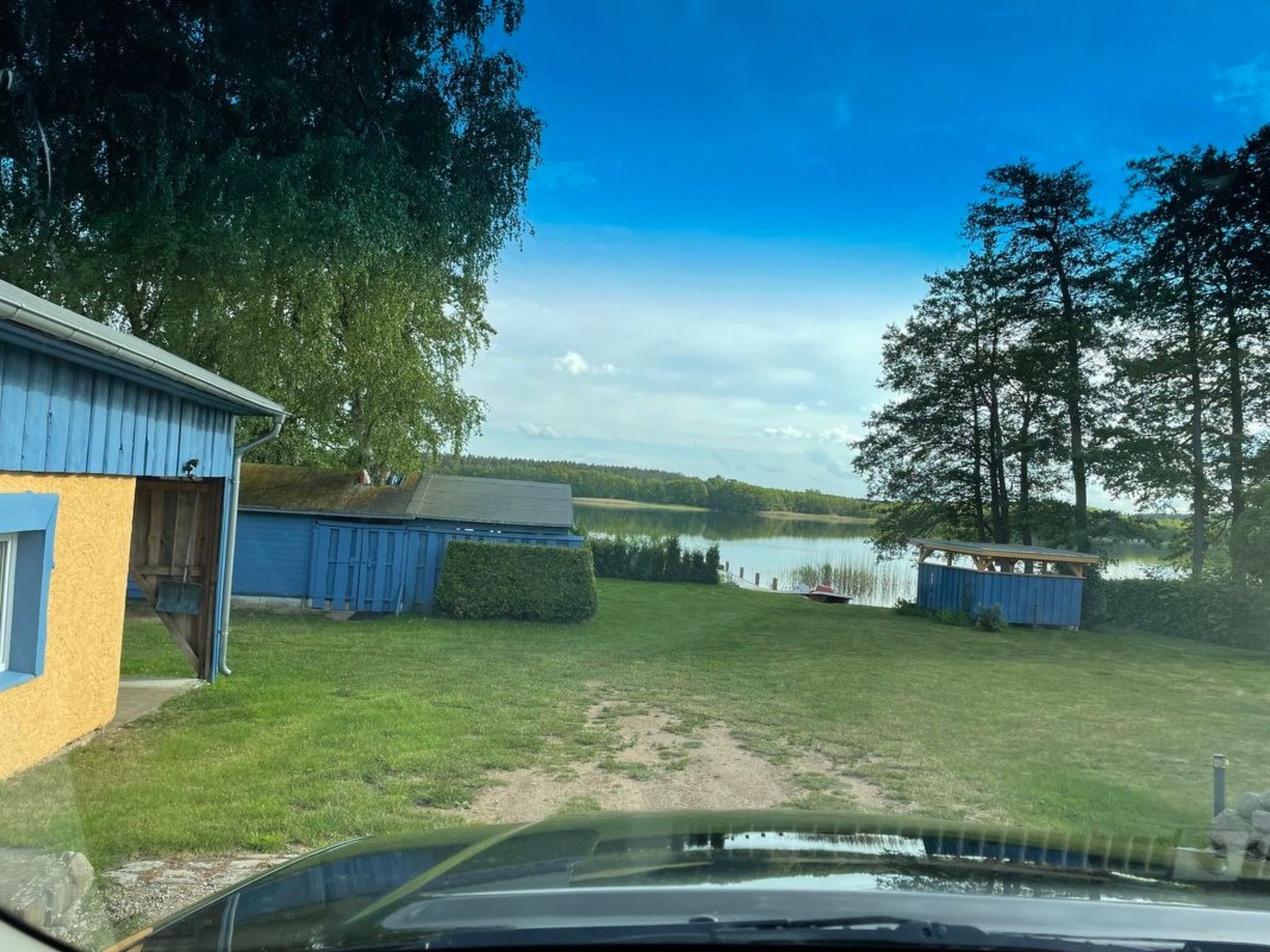 Charmantes kleines Häuschen am Blauen See-Image-tags.info