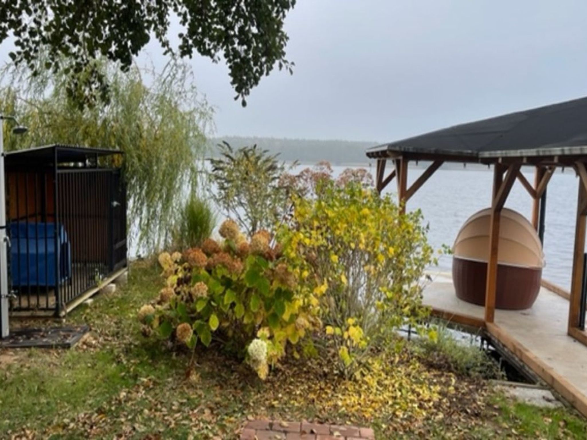 Charmantes kleines Häuschen am Blauen See-Image-tags.info