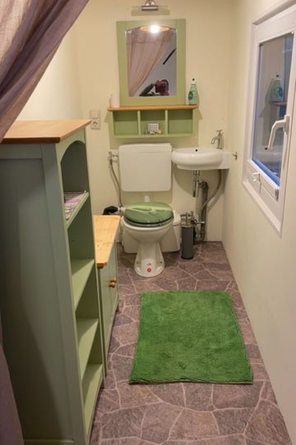 Charmantes kleines Häuschen am Blauen See-Image-tags.info