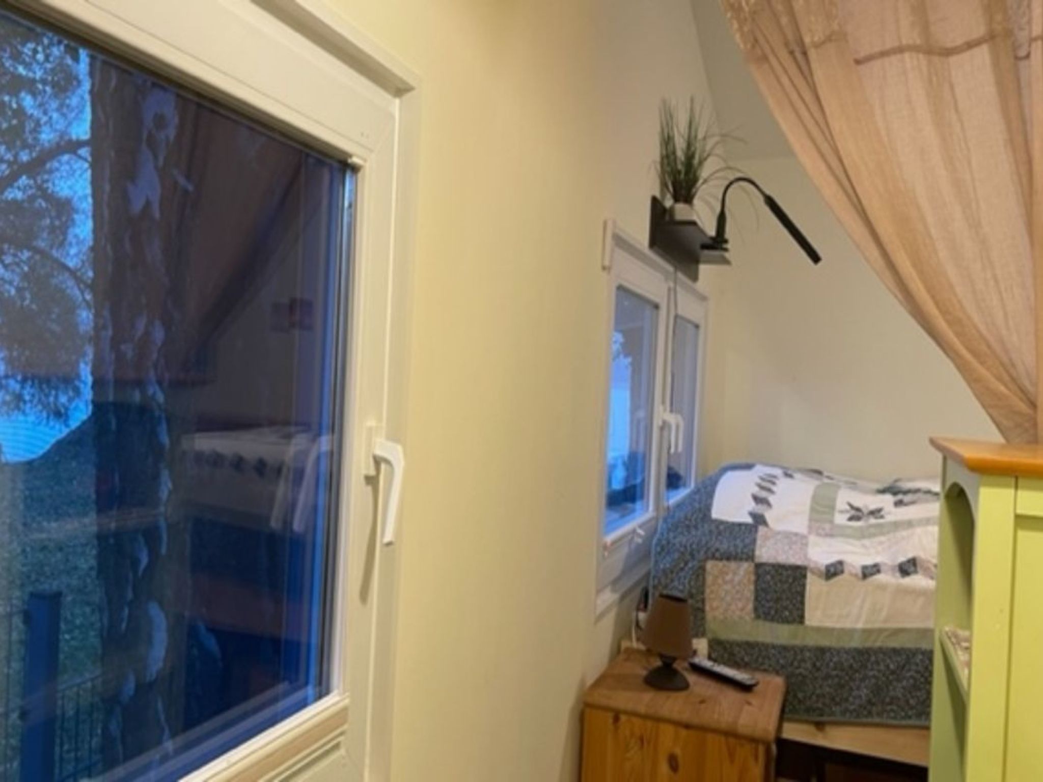 Charmantes kleines Häuschen am Blauen See-Image-tags.info