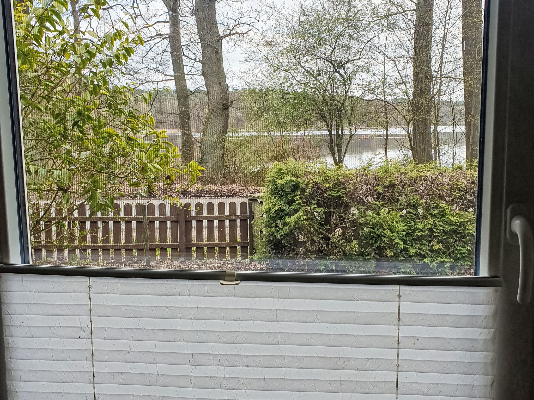 Vrijstaande bungalow direct aan het meer bij Barnin, 4 personen - foto 5