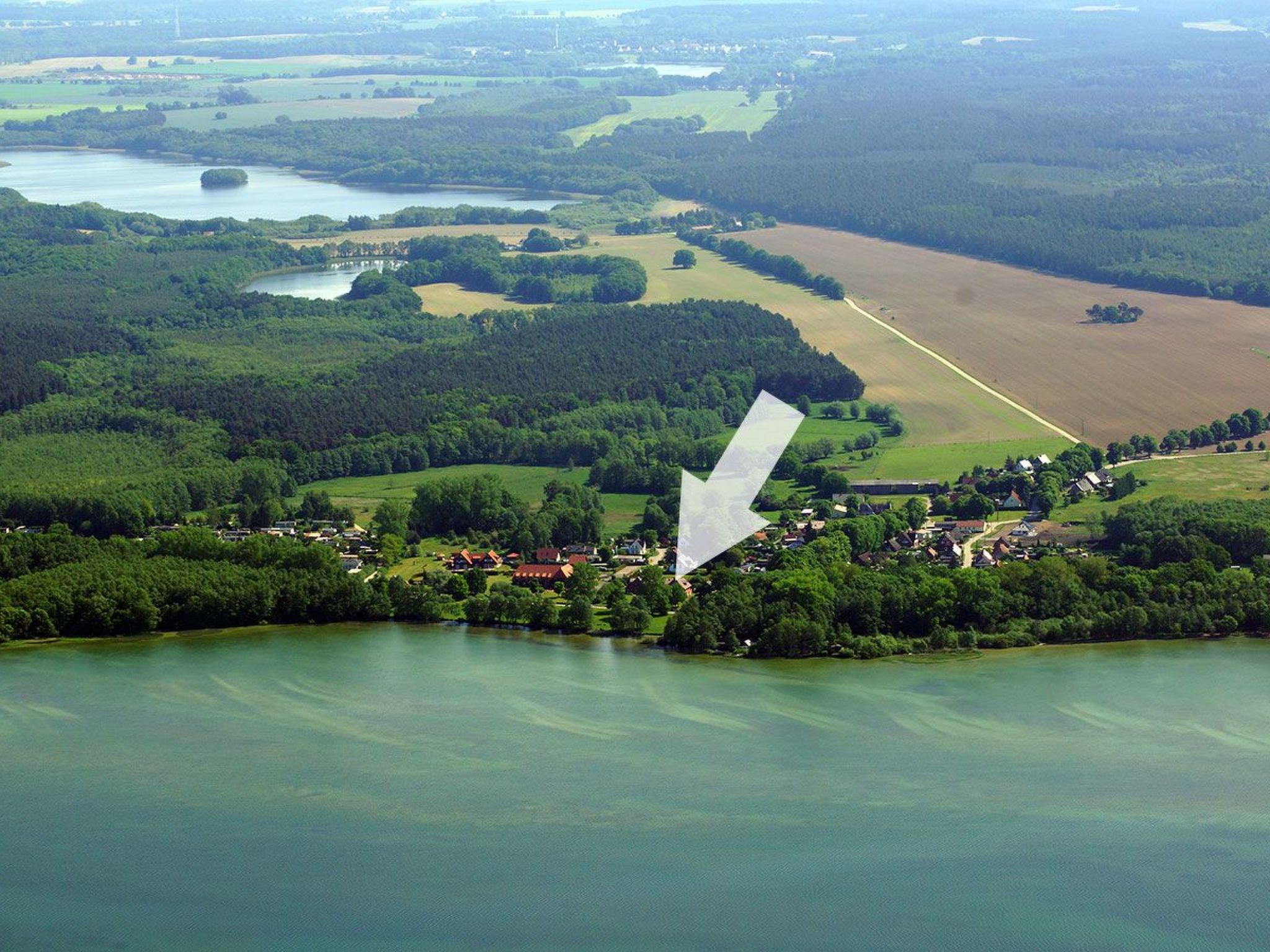 Seegang mit eingezäuntem Grundstück-Image-tags.info