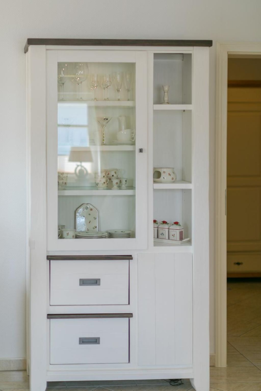 Appartement mit Blick auf das Wasser-Inside