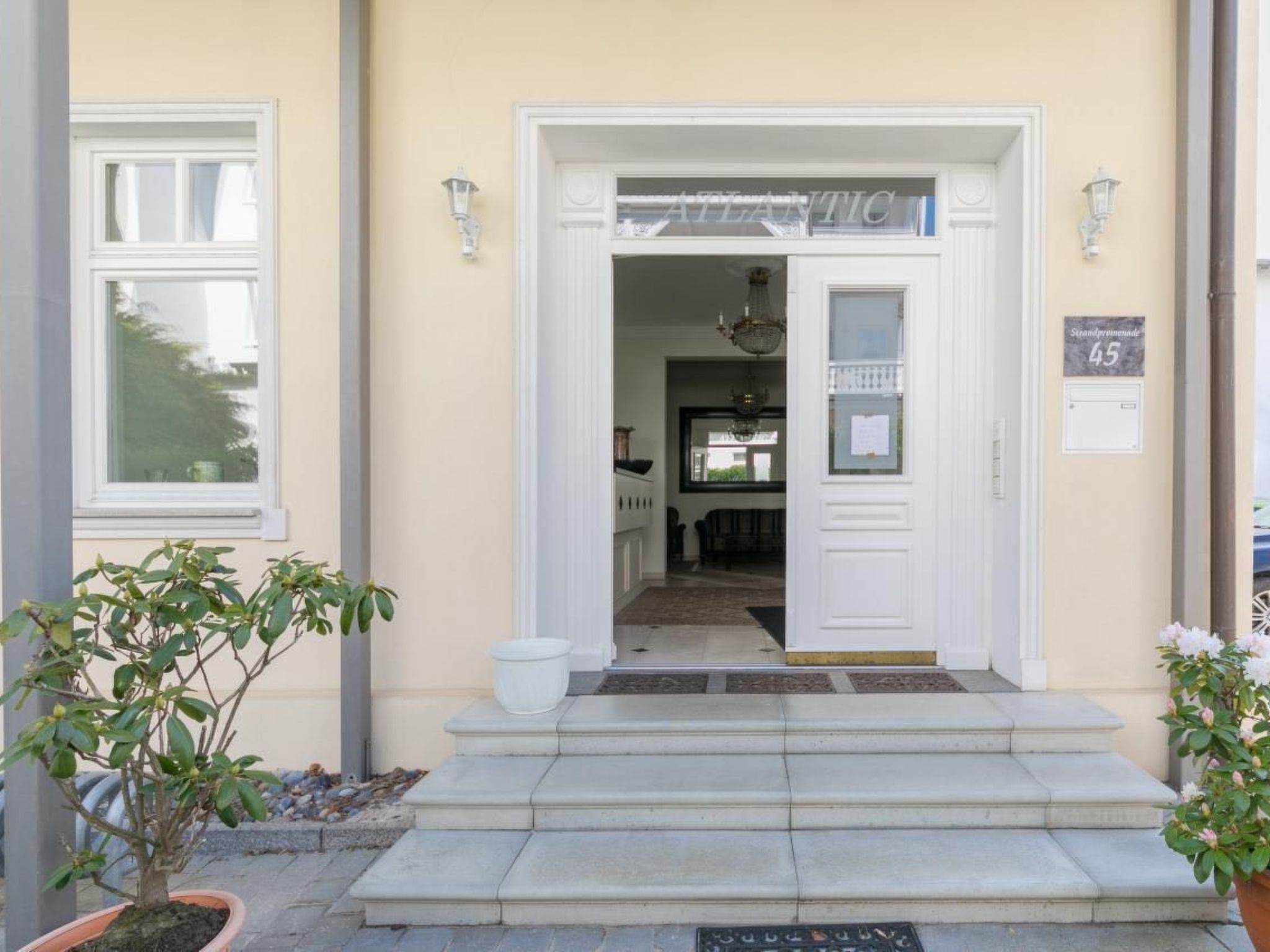 Appartement mit Blick auf das Wasser-Inside