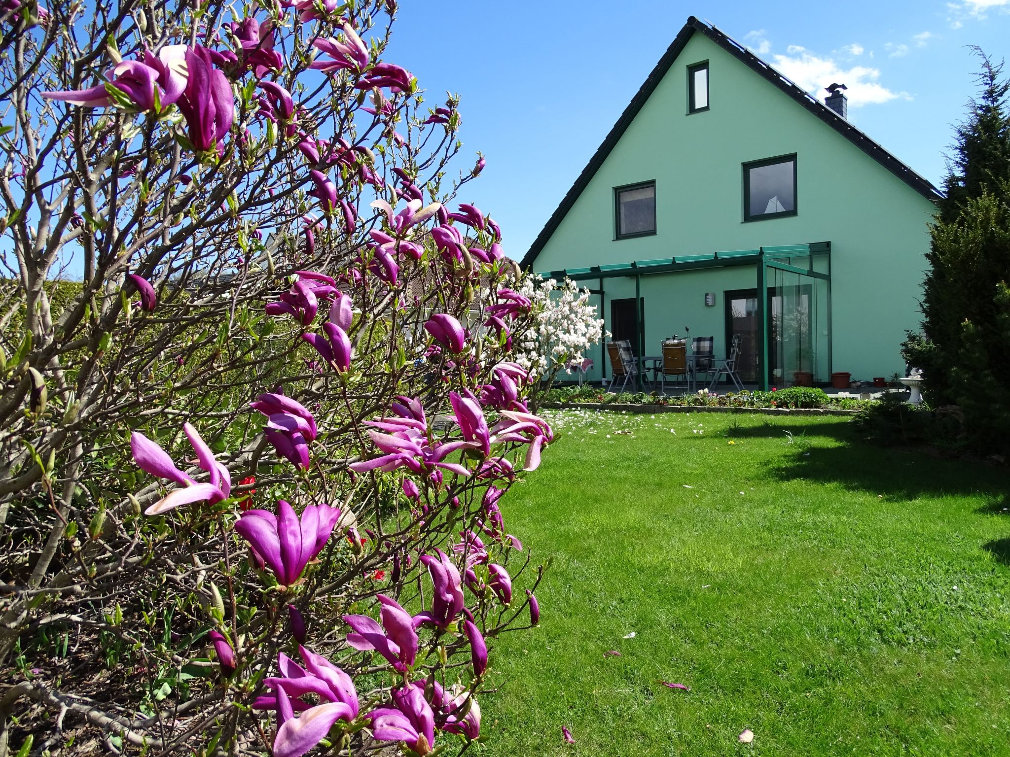 Discover the holiday oasis for your next stay! Our comfortably and functionally furnished holiday flat with a floor area of around 48 m² offers you everything you need for your holiday. Situated on t..