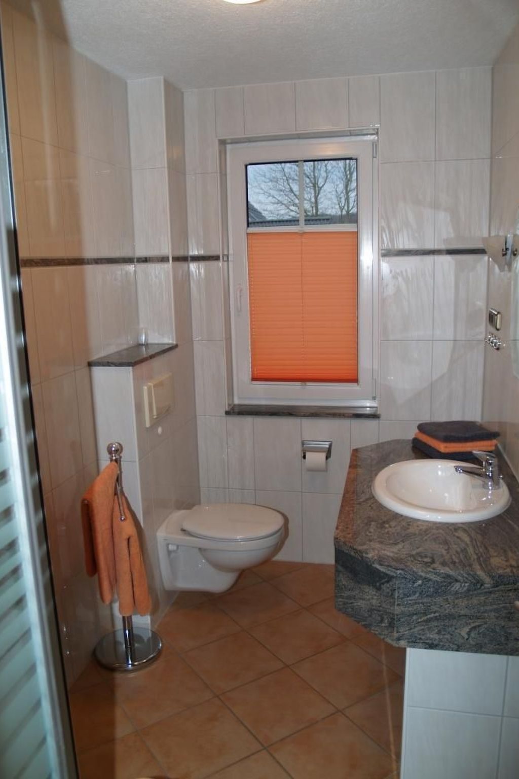 Schönes Ferienhaus in Binz mit Großem Balkon-Binnen