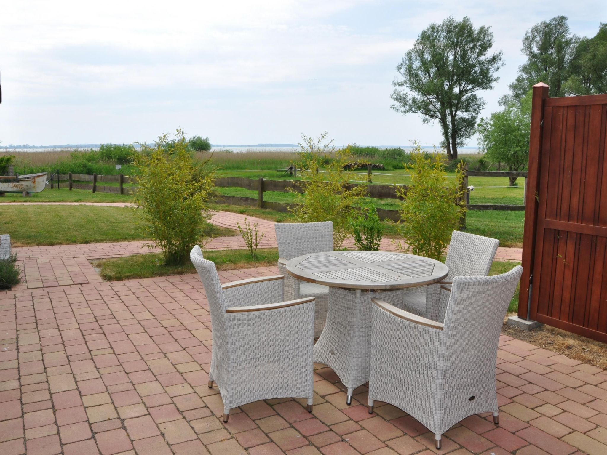 Achterwasserblick mit Terrasse-Image-tags.info