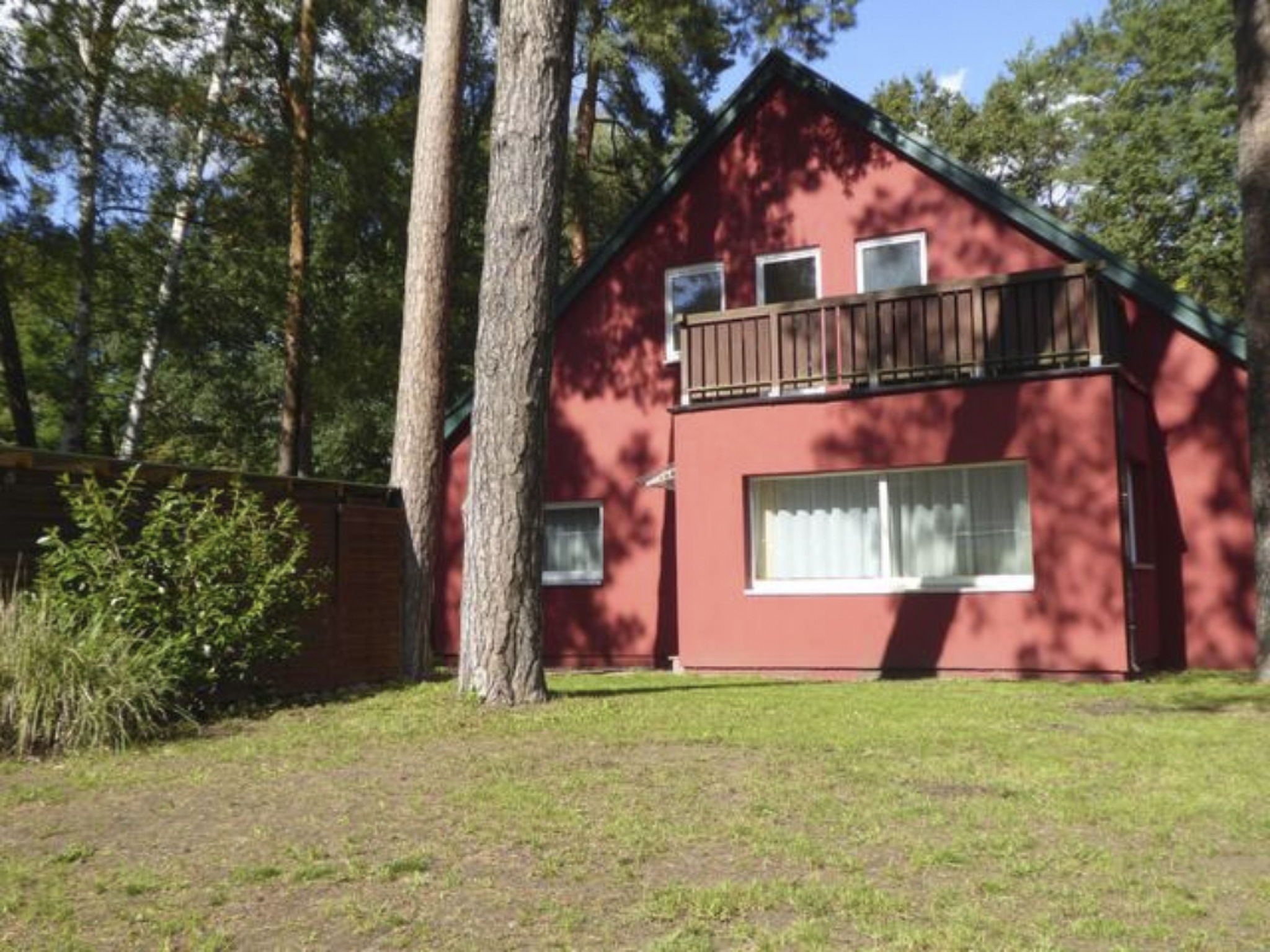 Wohung mit Balkon und Garten nahe Stadtgrenze