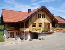 am Waldrand, ideal für Bergsport