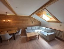 FeWO Allgäu Chalet - gemütliche Hüttenatmosphäre und Schwimmbad und Sauna im Ha