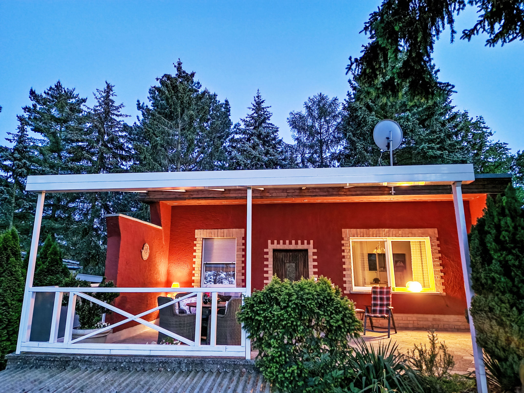 Mit Garten, Grill und Terrasse - Buiten