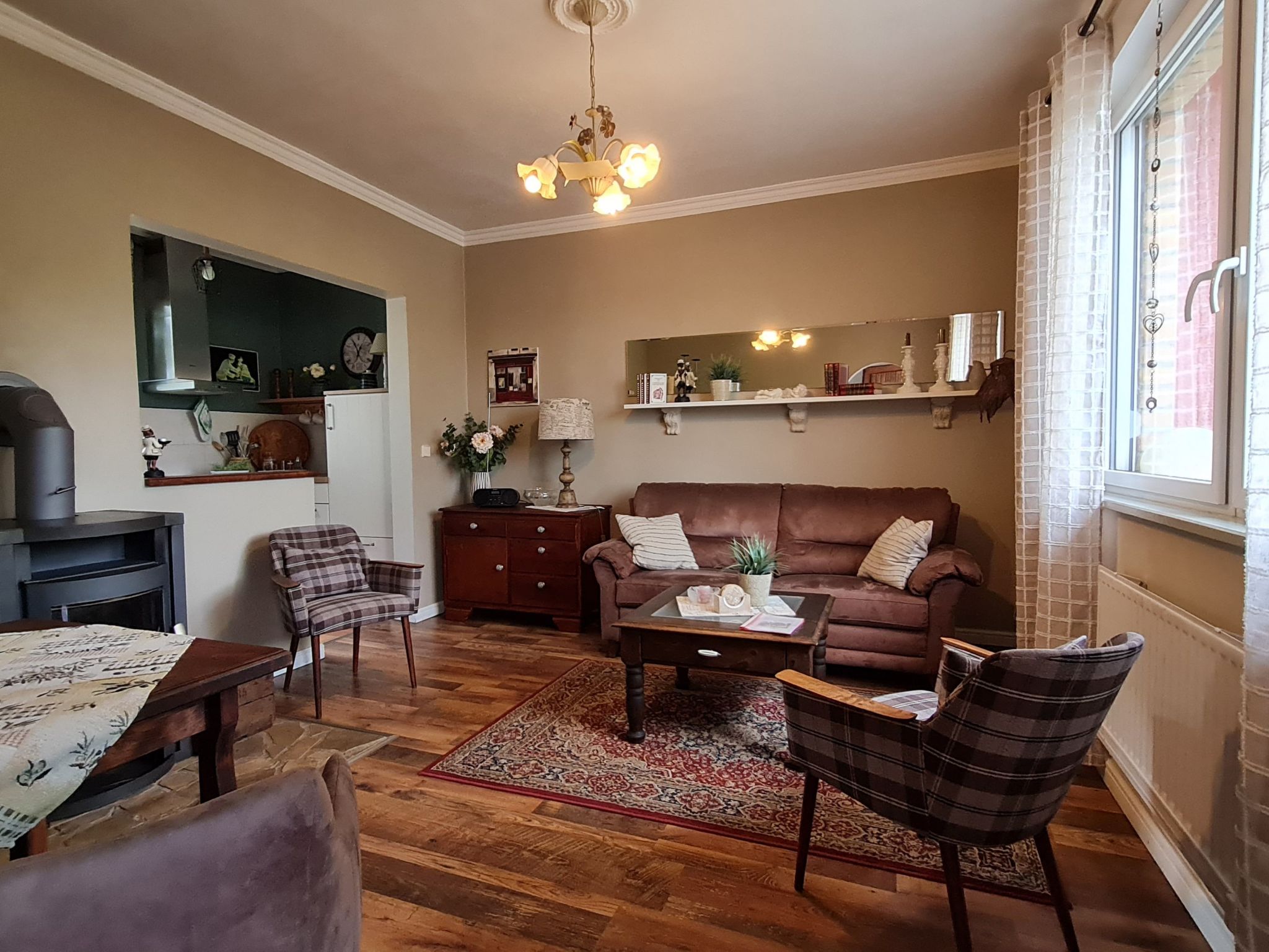 Mit Garten, Grill und Terrasse-Inside