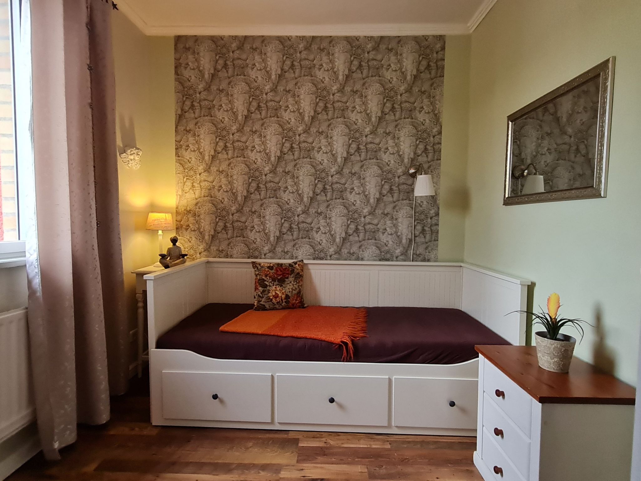 Mit Garten, Grill und Terrasse-Inside