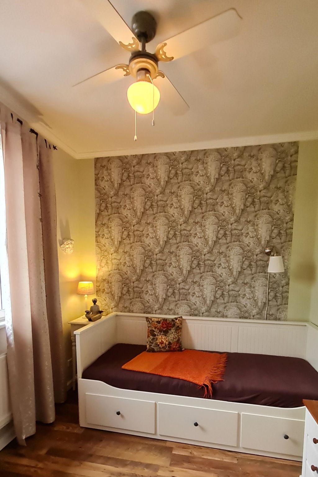 Mit Garten, Grill und Terrasse-Inside