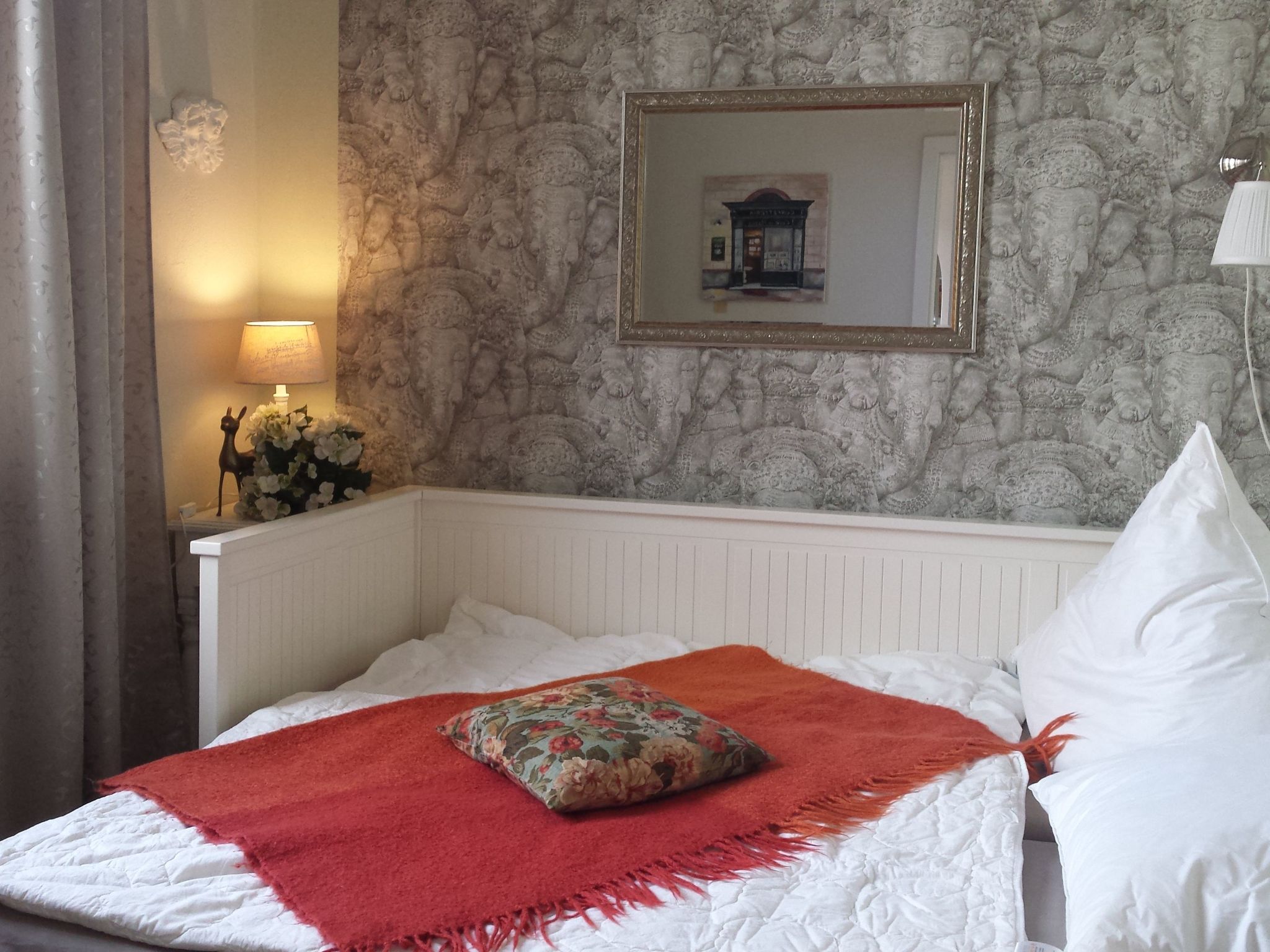 Mit Garten, Grill und Terrasse-Inside